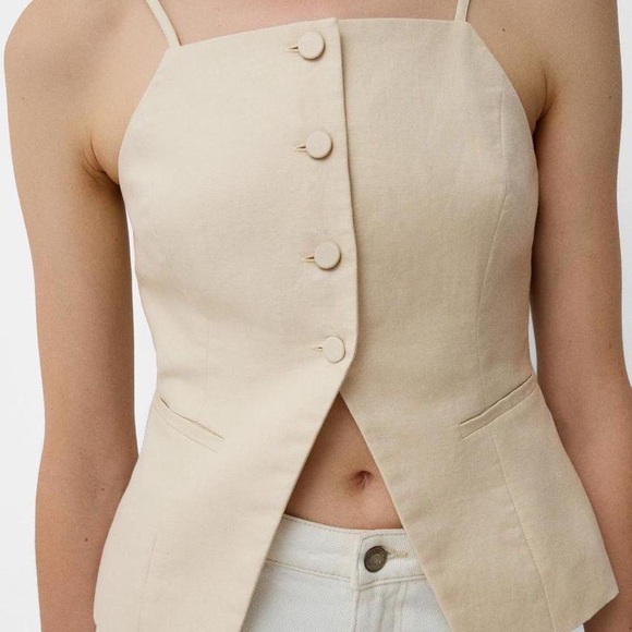 [SOLD] Cream and tan linen sleeveless vest with button closure - Picture 3 of 4